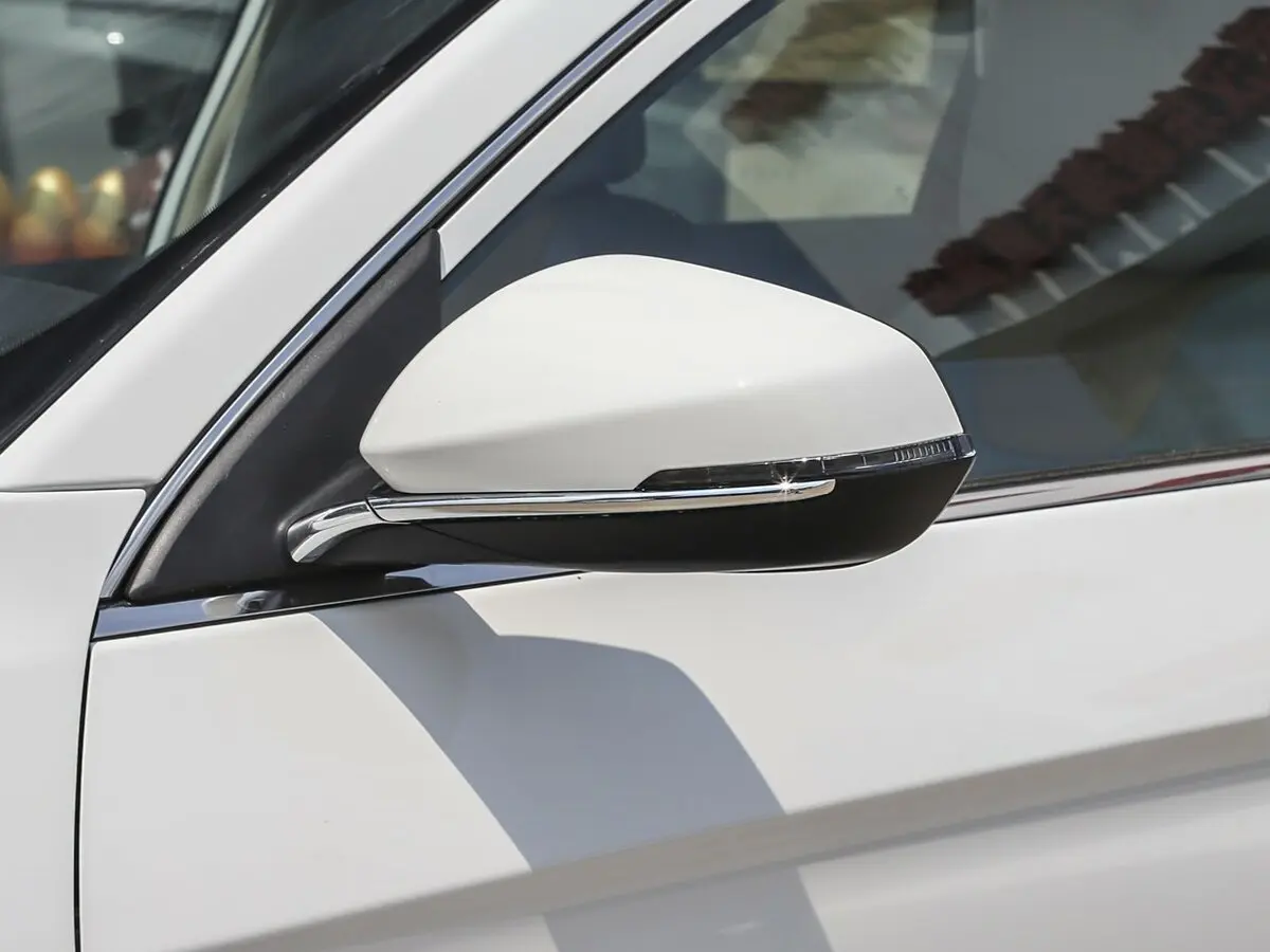 Dongfeng Aeolus E70 I (Pro) Рестайлинг Седан — 照片 4
