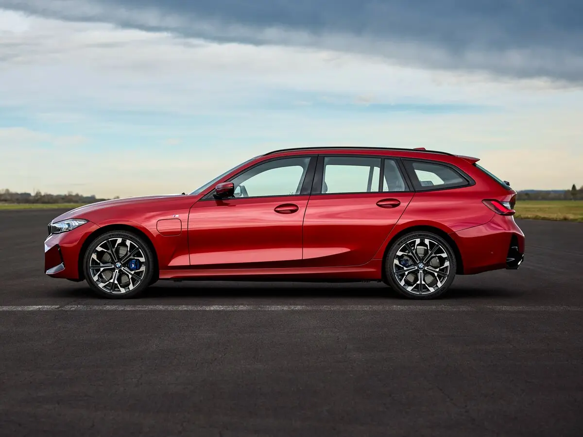 BMW 3 серии VII (G2x) Рестайлинг 2 Универсал 5 дв. — сүрөт 2