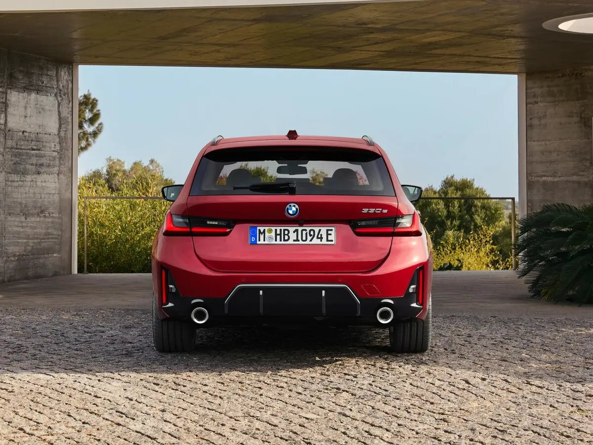 BMW 3 серии VII (G2x) Рестайлинг 2 Универсал 5 дв. — сүрөт 4