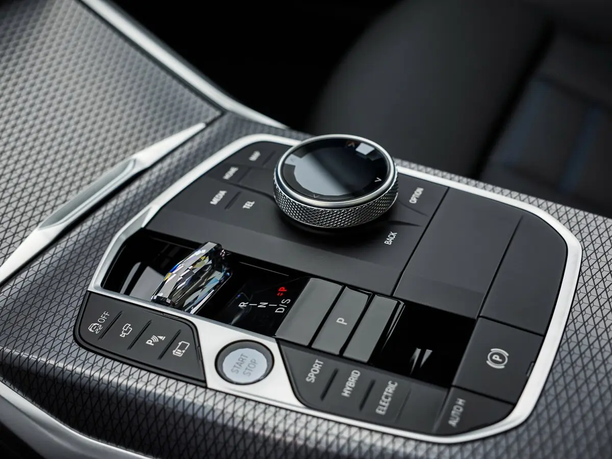 BMW 3 серии VII (G2x) Рестайлинг 2 Универсал 5 дв. — сүрөт 9