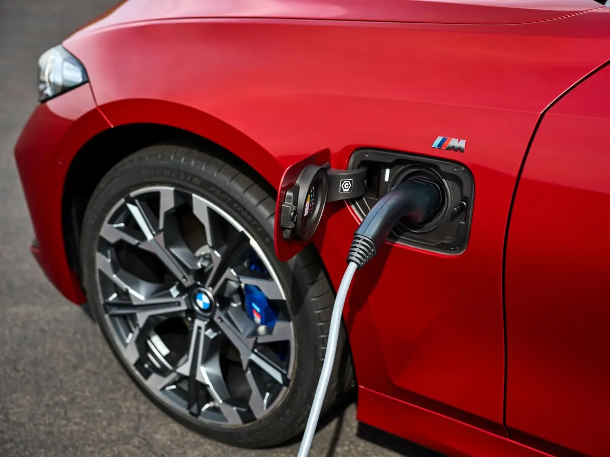 BMW 3 серии VII (G2x) Рестайлинг 2 Универсал 5 дв. — сүрөт 10