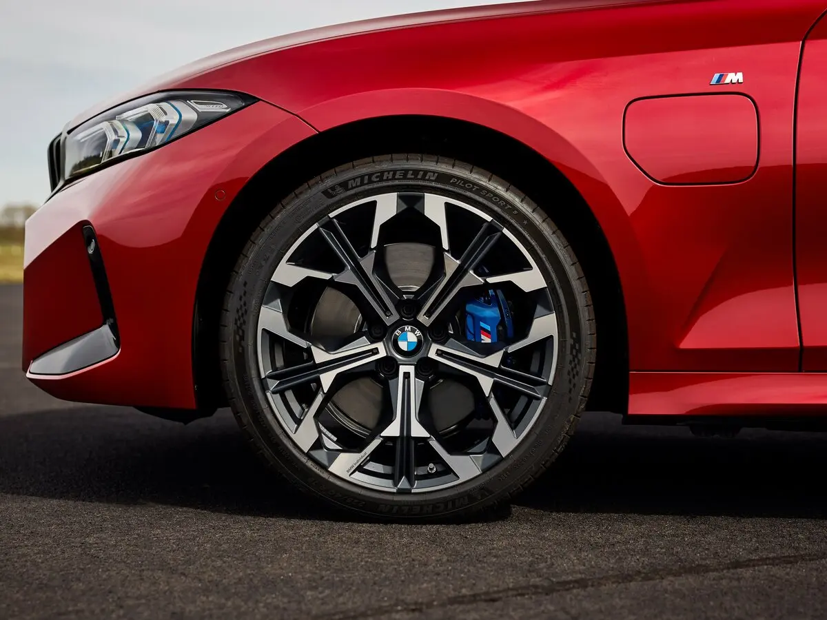 BMW 3 серии VII (G2x) Рестайлинг 2 Универсал 5 дв. — сүрөт 11