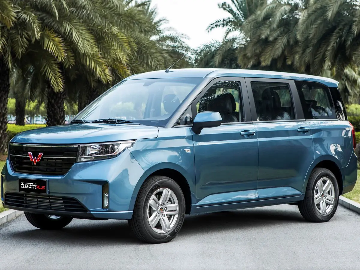 Wuling Hongguang Plus 2019 – н.в.