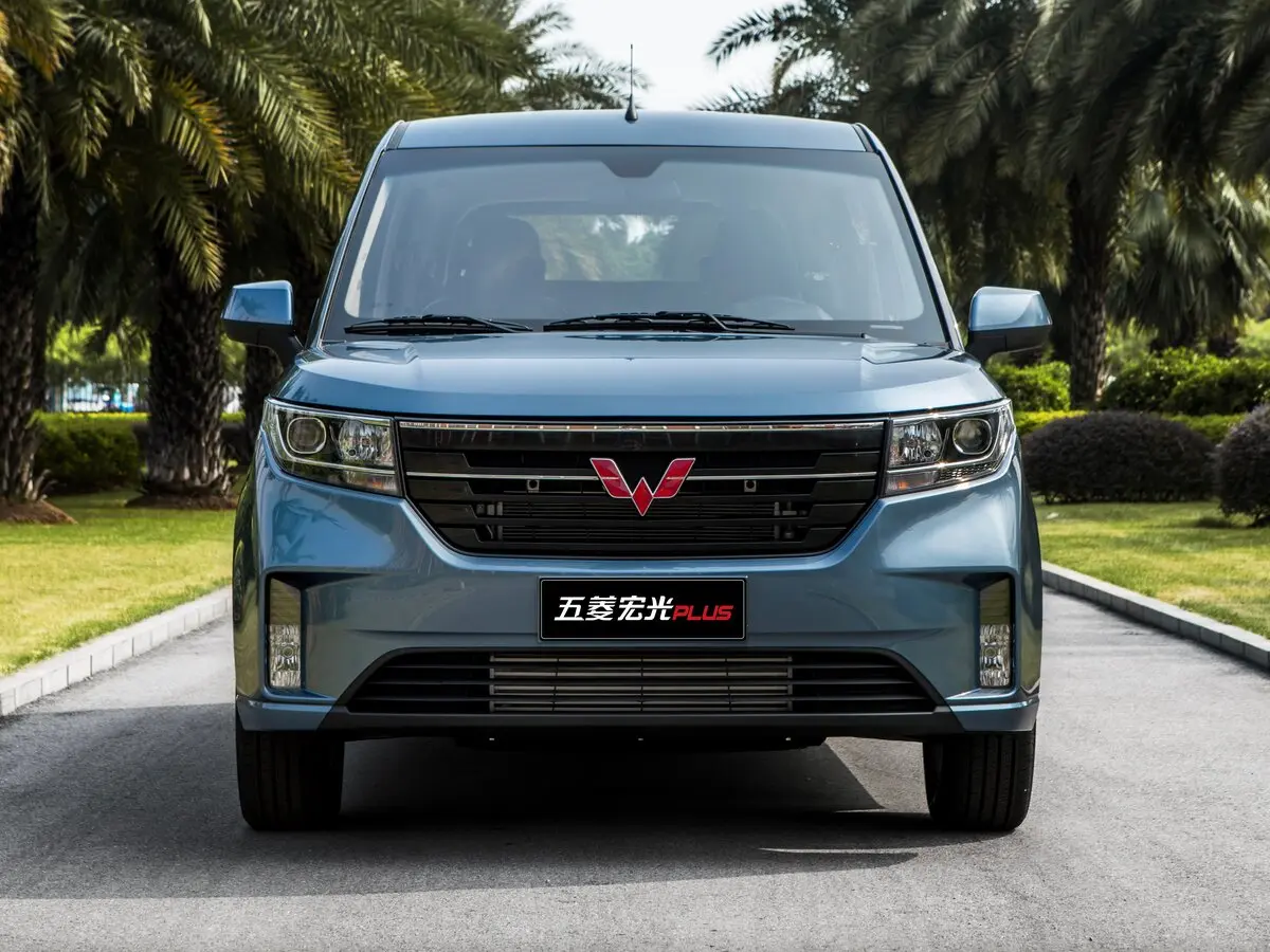 Wuling Hongguang Plus 2019 – н.в. Компактвэн — фото 3