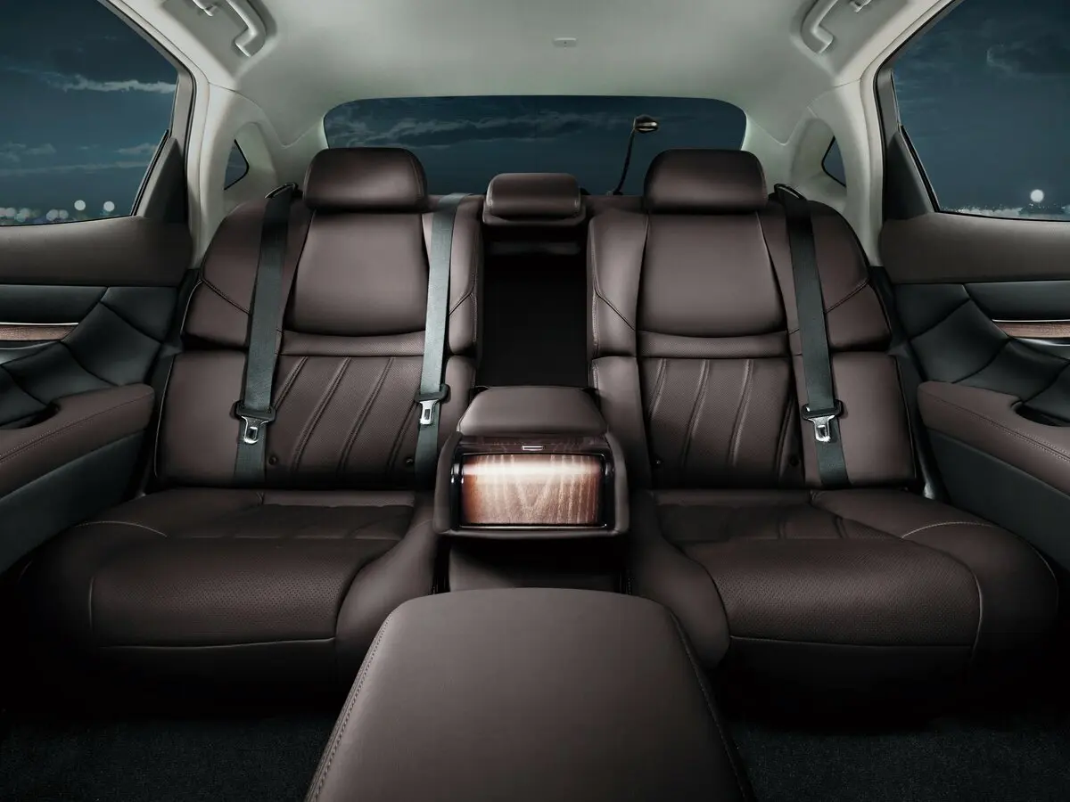 Nissan Fuga II Рестайлинг Седан — сүрөт 9