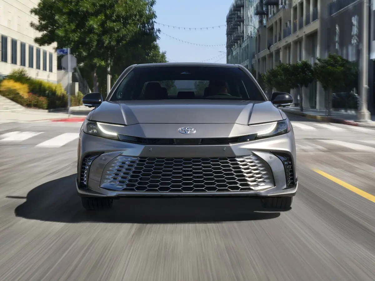 Toyota Camry IX (XV80) Седан — сүрөт 3