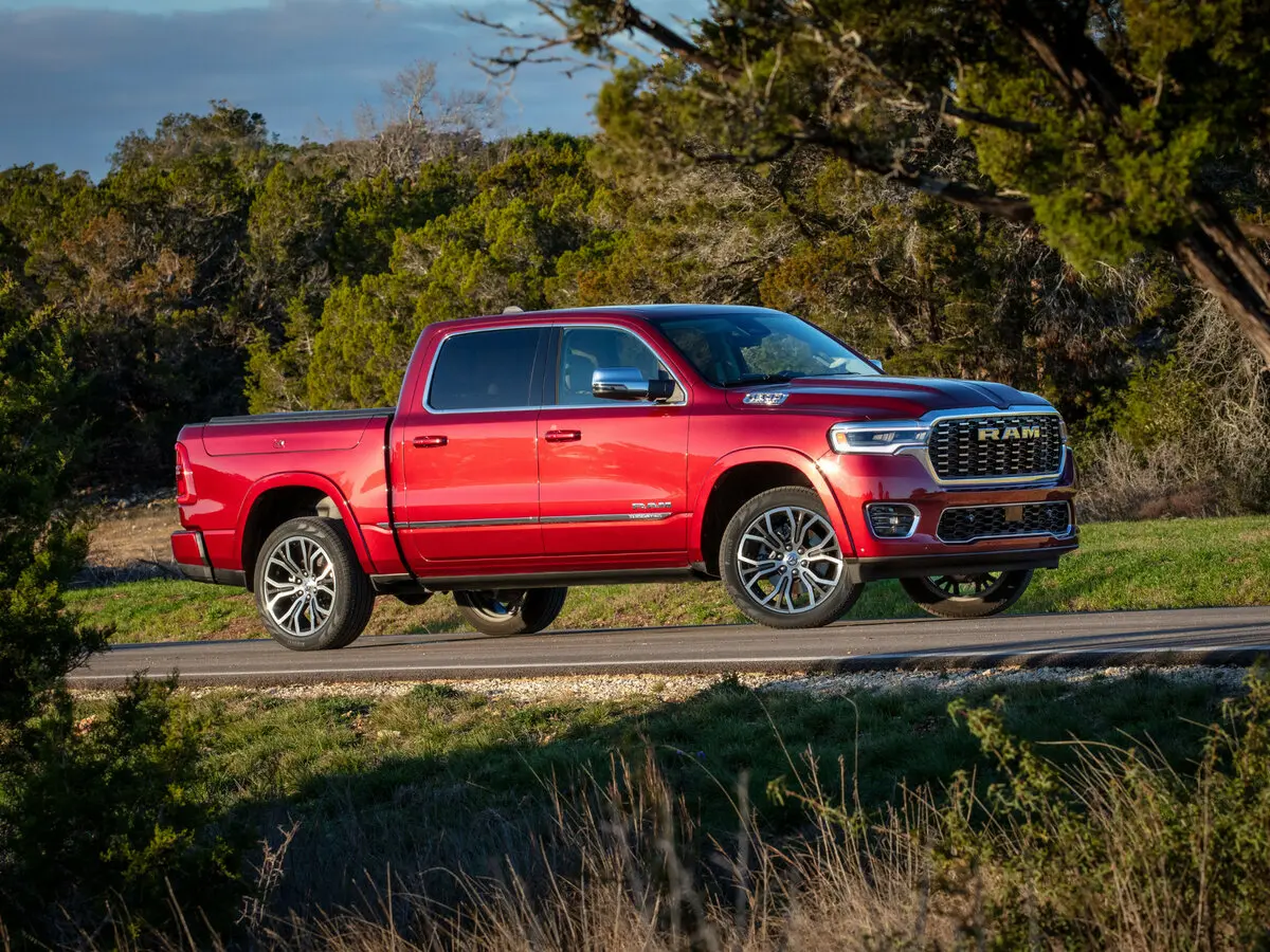 Ram 1500 V Рестайлинг Пикап Двойная кабина Crew Cab — сүрөт 2