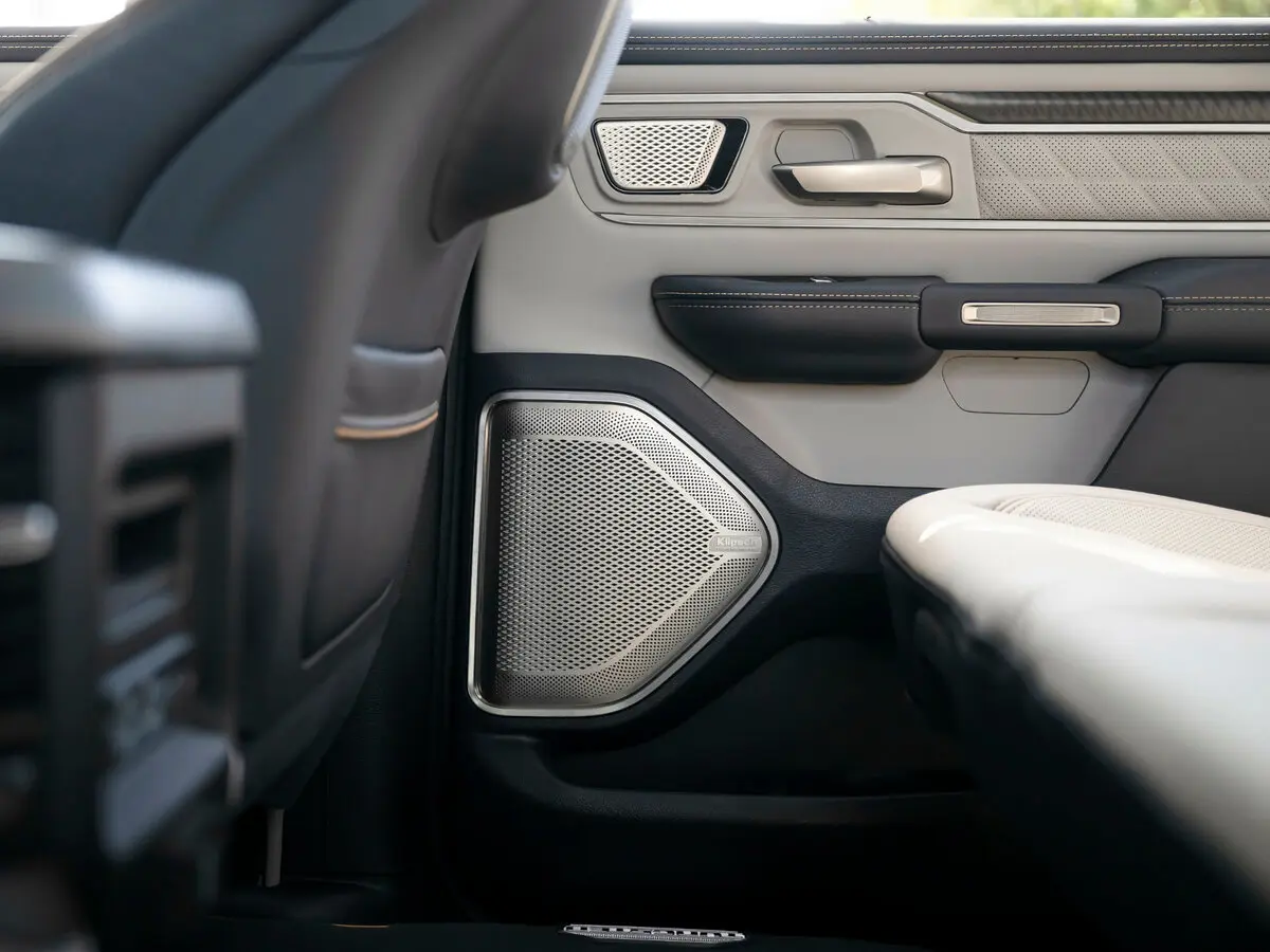 Ram 1500 V Рестайлинг Пикап Двойная кабина Crew Cab — сүрөт 10