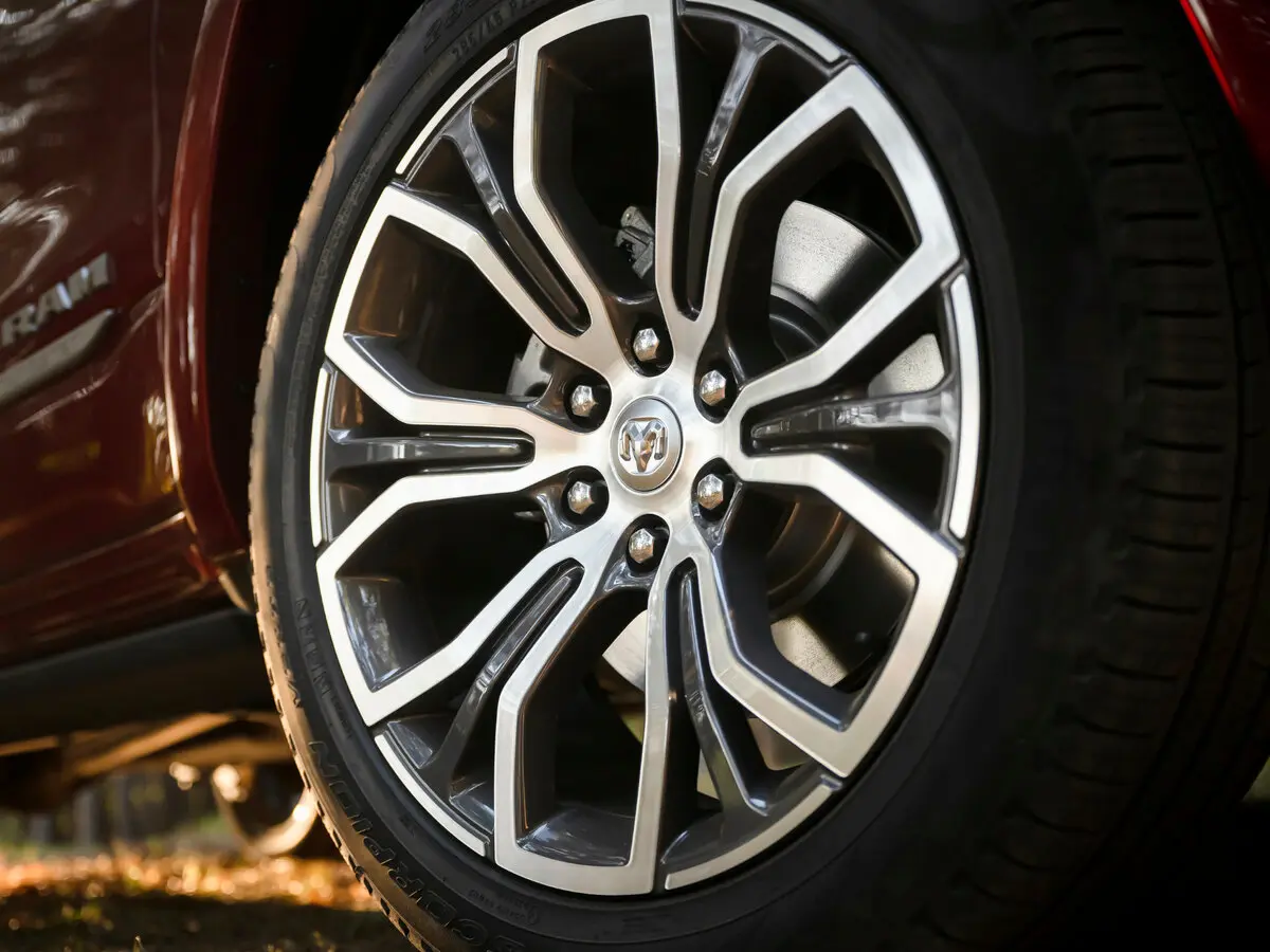 Ram 1500 V Рестайлинг Пикап Двойная кабина Crew Cab — сүрөт 16