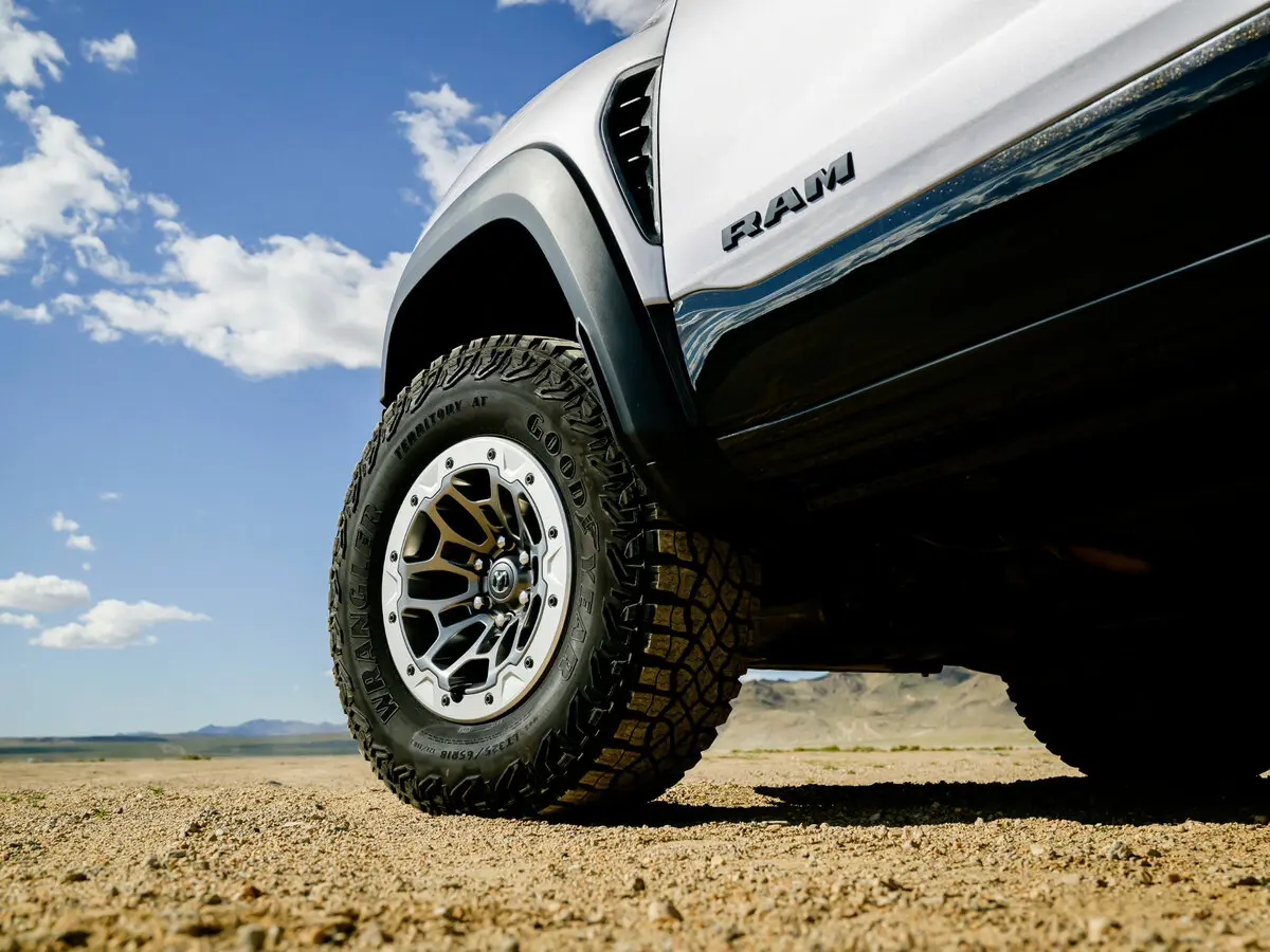 Ram 1500 V Рестайлинг Пикап Двойная кабина RHO — сүрөт 13