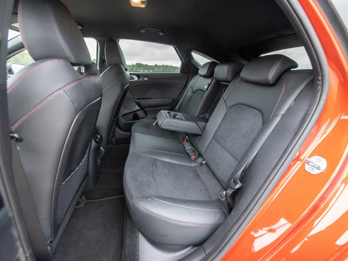 Kia Proceed I Рестайлинг Универсал 5 дв. — photo 10