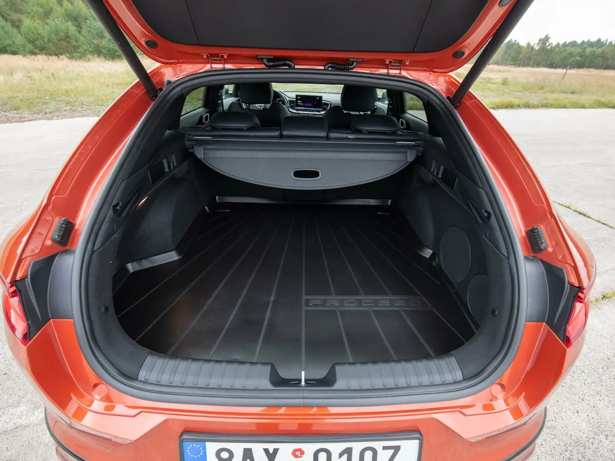 Kia Proceed I Рестайлинг Универсал 5 дв. — photo 12
