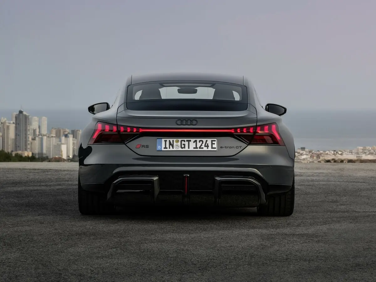 Audi RS e-tron GT I Рестайлинг Седан — сүрөт 4