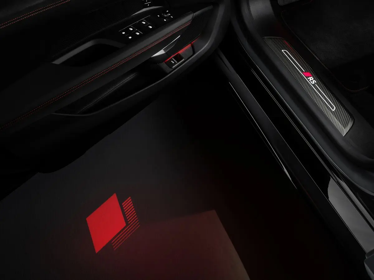 Audi RS e-tron GT I Рестайлинг Седан — сүрөт 13