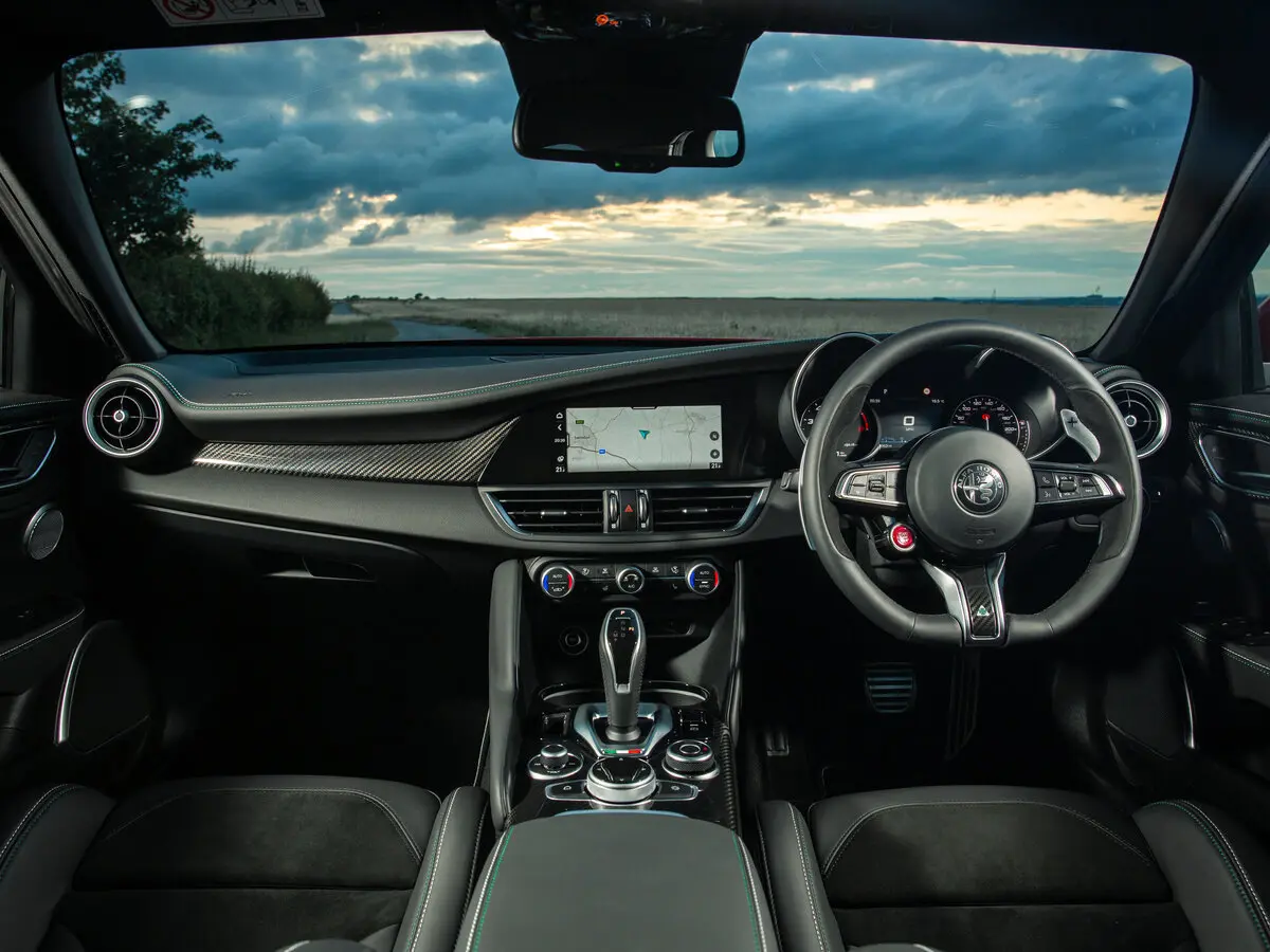 Alfa Romeo Giulia II (952) Рестайлинг Седан — сүрөт 6