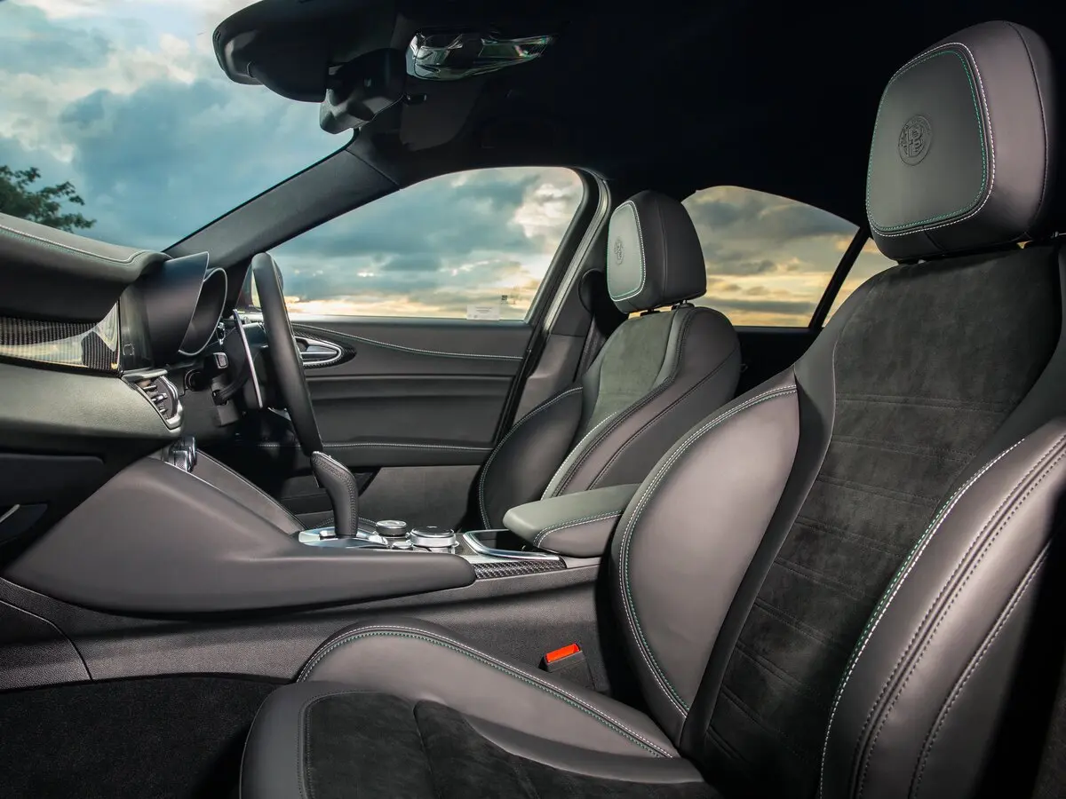 Alfa Romeo Giulia II (952) Рестайлинг Седан — сүрөт 8