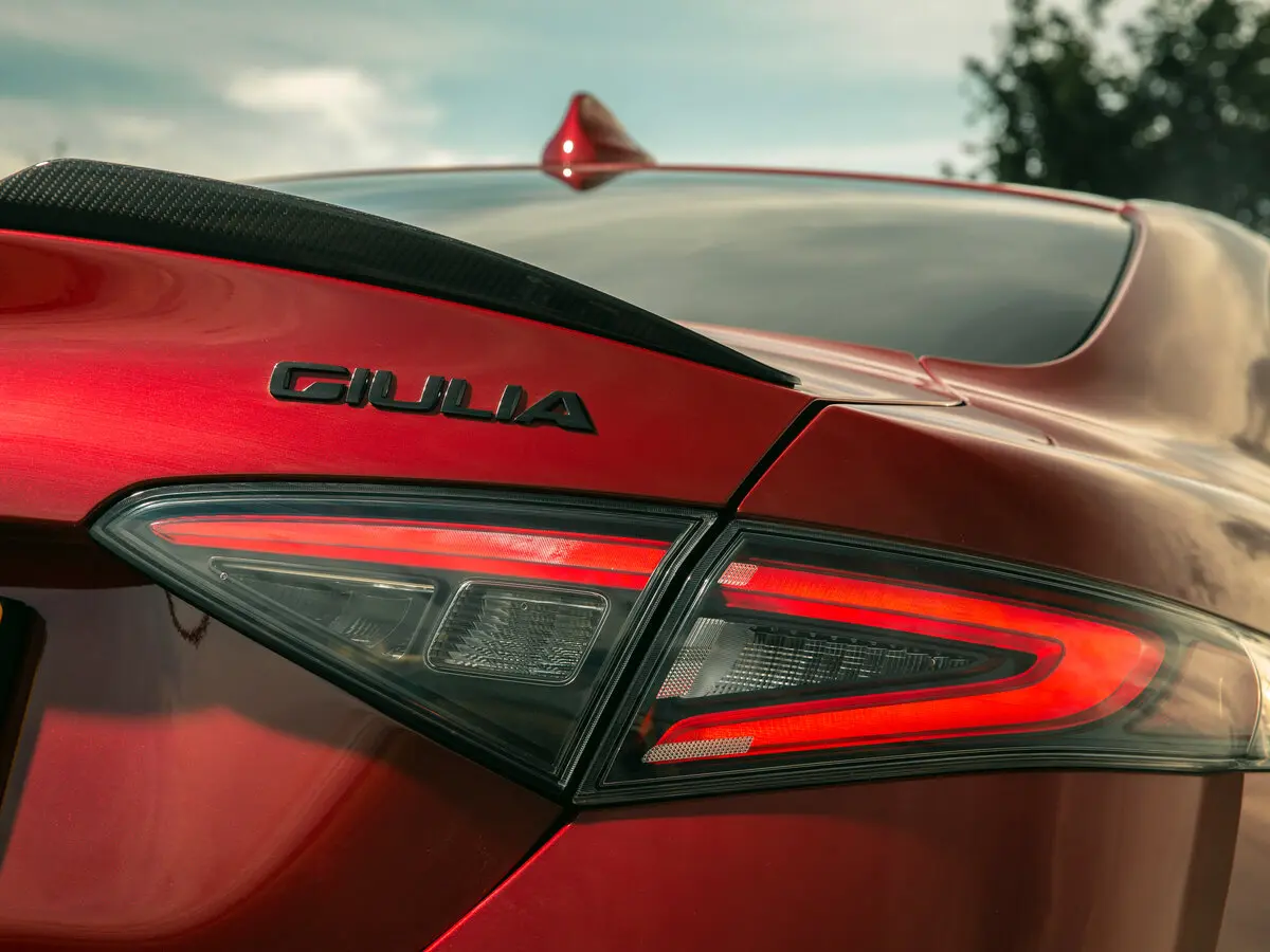 Alfa Romeo Giulia II (952) Рестайлинг Седан — сүрөт 14