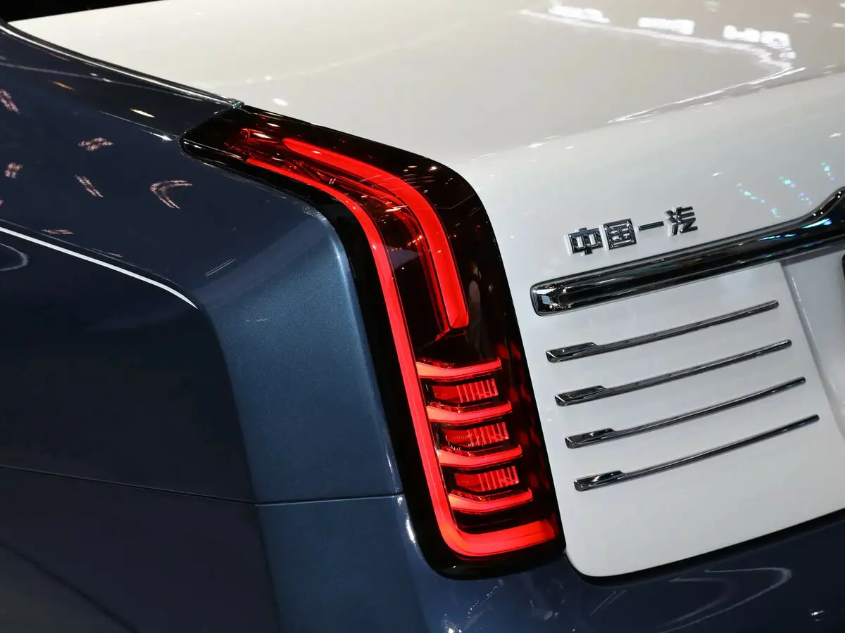 Hongqi L5 II Лимузин — сүрөт 10