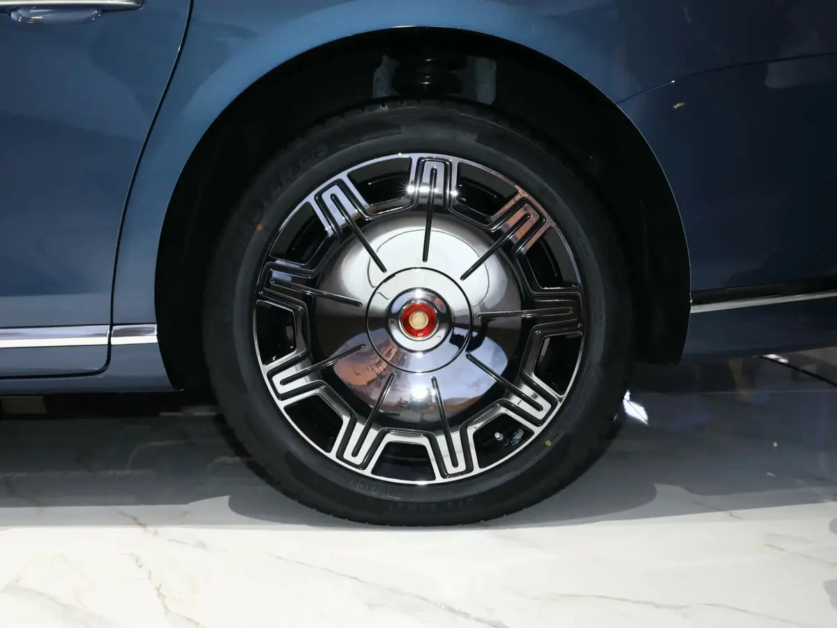 Hongqi L5 II Лимузин — сүрөт 12