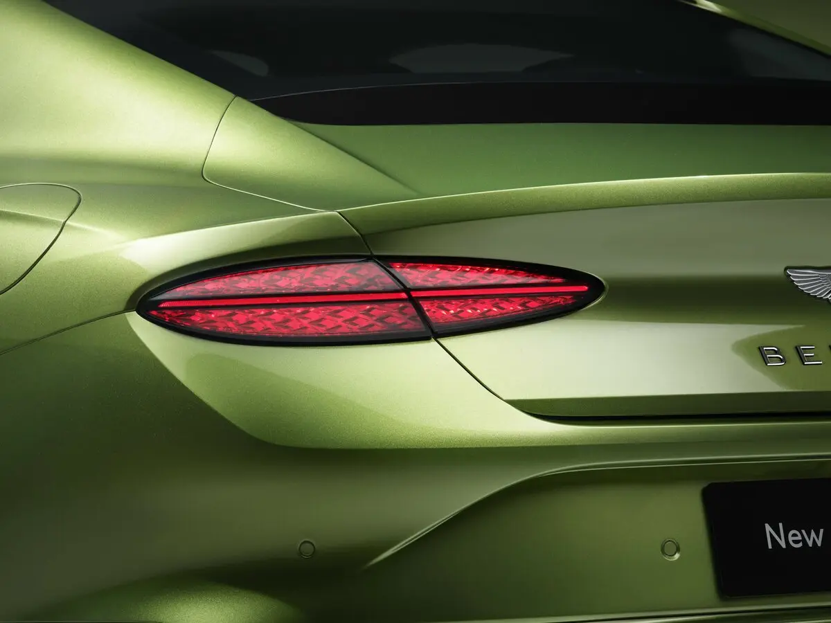 Bentley Continental GT IV Купе — 照片 8