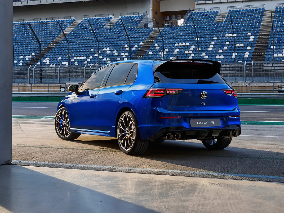 Volkswagen Golf R VIII Рестайлинг Хэтчбек 5 дв. — сүрөт 5