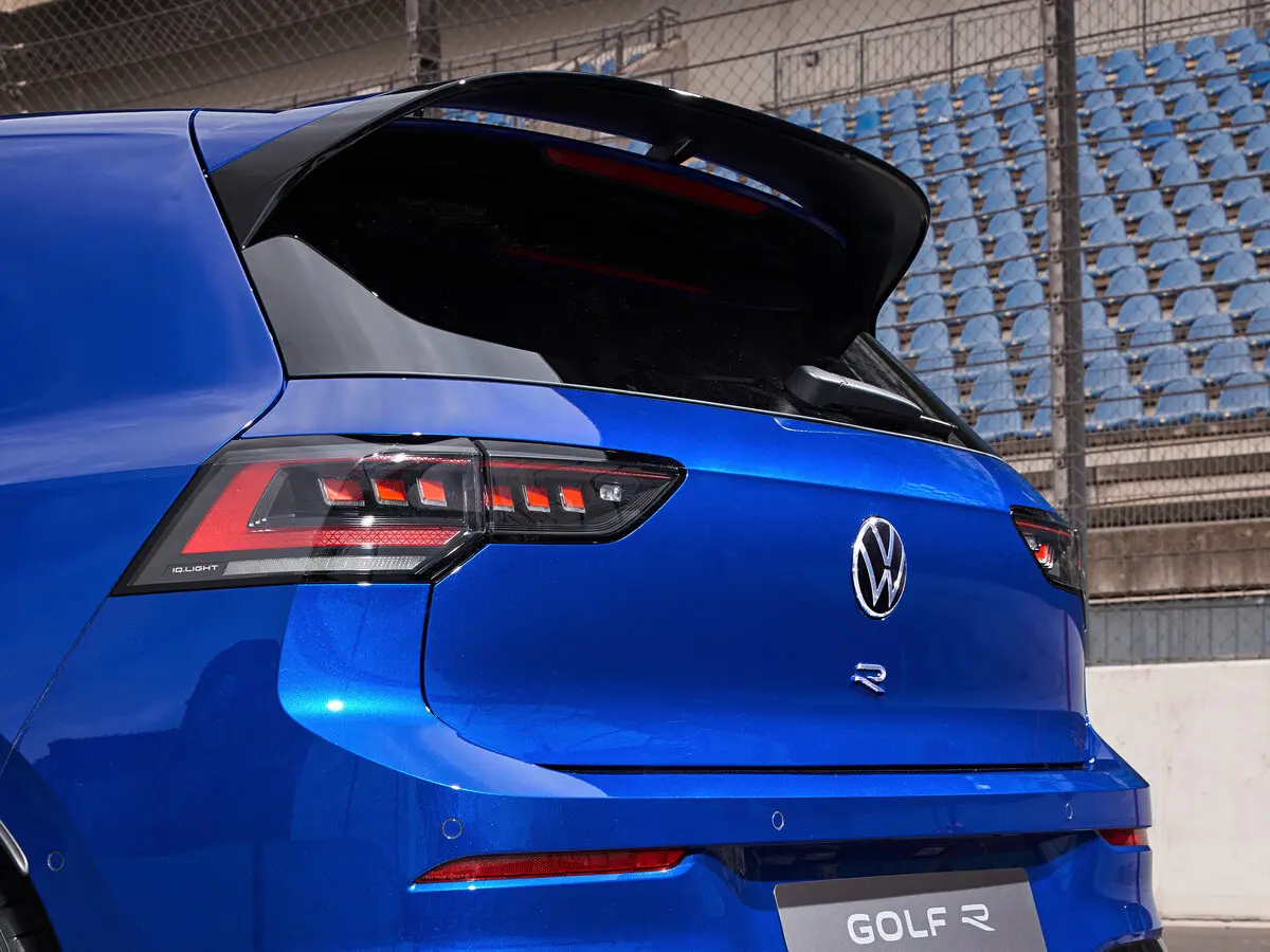 Volkswagen Golf R VIII Рестайлинг Хэтчбек 5 дв. — сүрөт 12