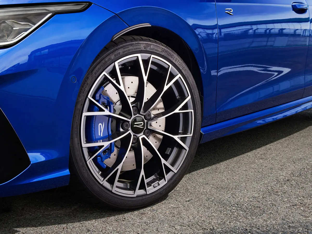Volkswagen Golf R VIII Рестайлинг Хэтчбек 5 дв. — сүрөт 15