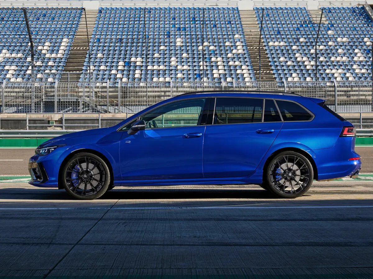 Volkswagen Golf R VIII Рестайлинг Универсал 5 дв. — сүрөт 2