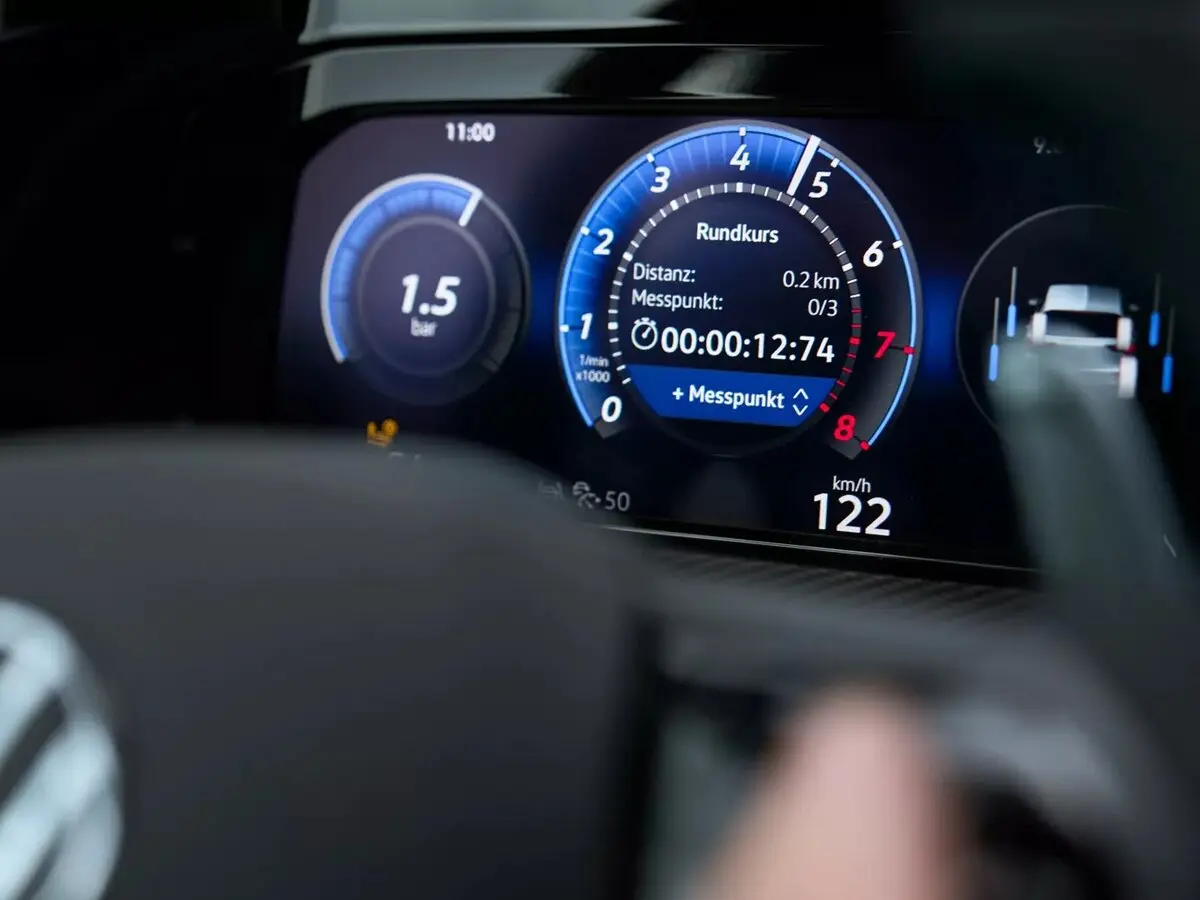 Volkswagen Golf R VIII Рестайлинг Универсал 5 дв. — сүрөт 8
