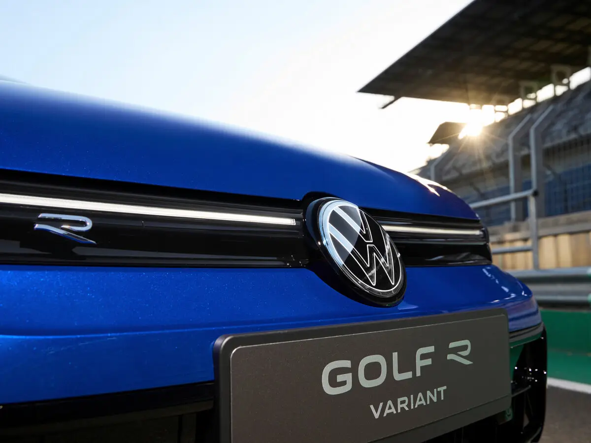 Volkswagen Golf R VIII Рестайлинг Универсал 5 дв. — сүрөт 12