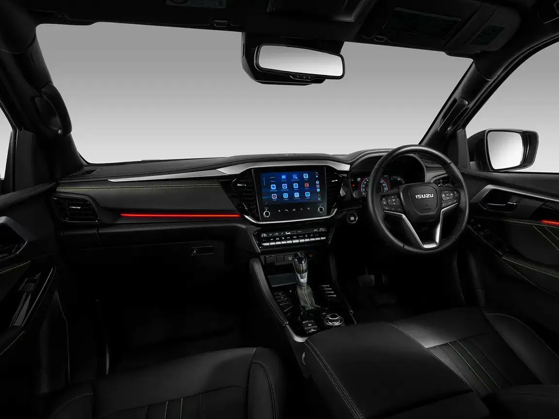 Isuzu MU-X II Рестайлинг Внедорожник 5 дв. — photo 4
