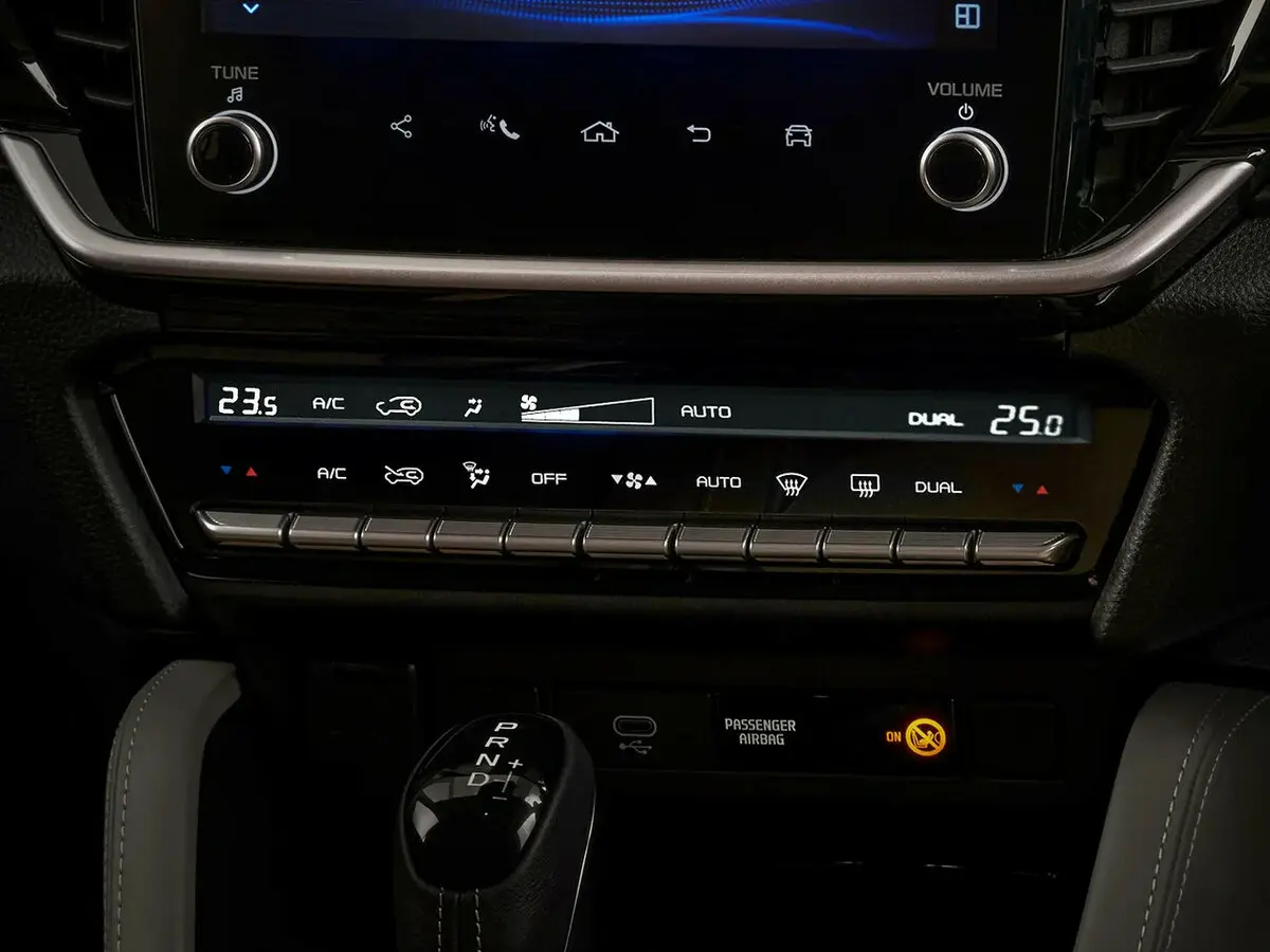 Isuzu MU-X II Рестайлинг Внедорожник 5 дв. — photo 9
