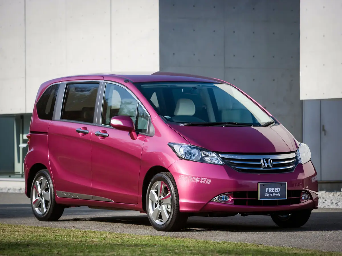 Honda Freed I Рестайлинг Компактвэн