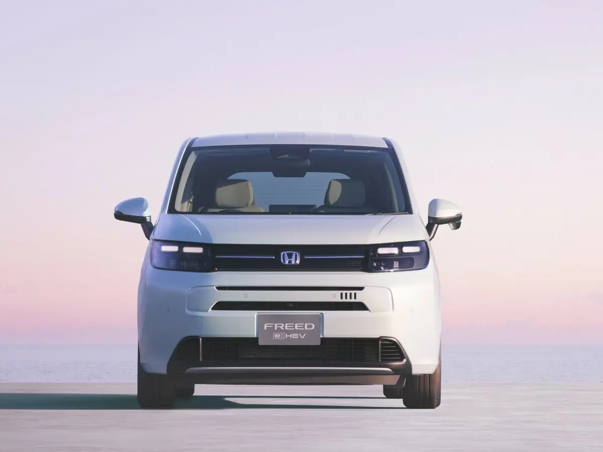 Honda Freed III Компактвэн Air — photo 2
