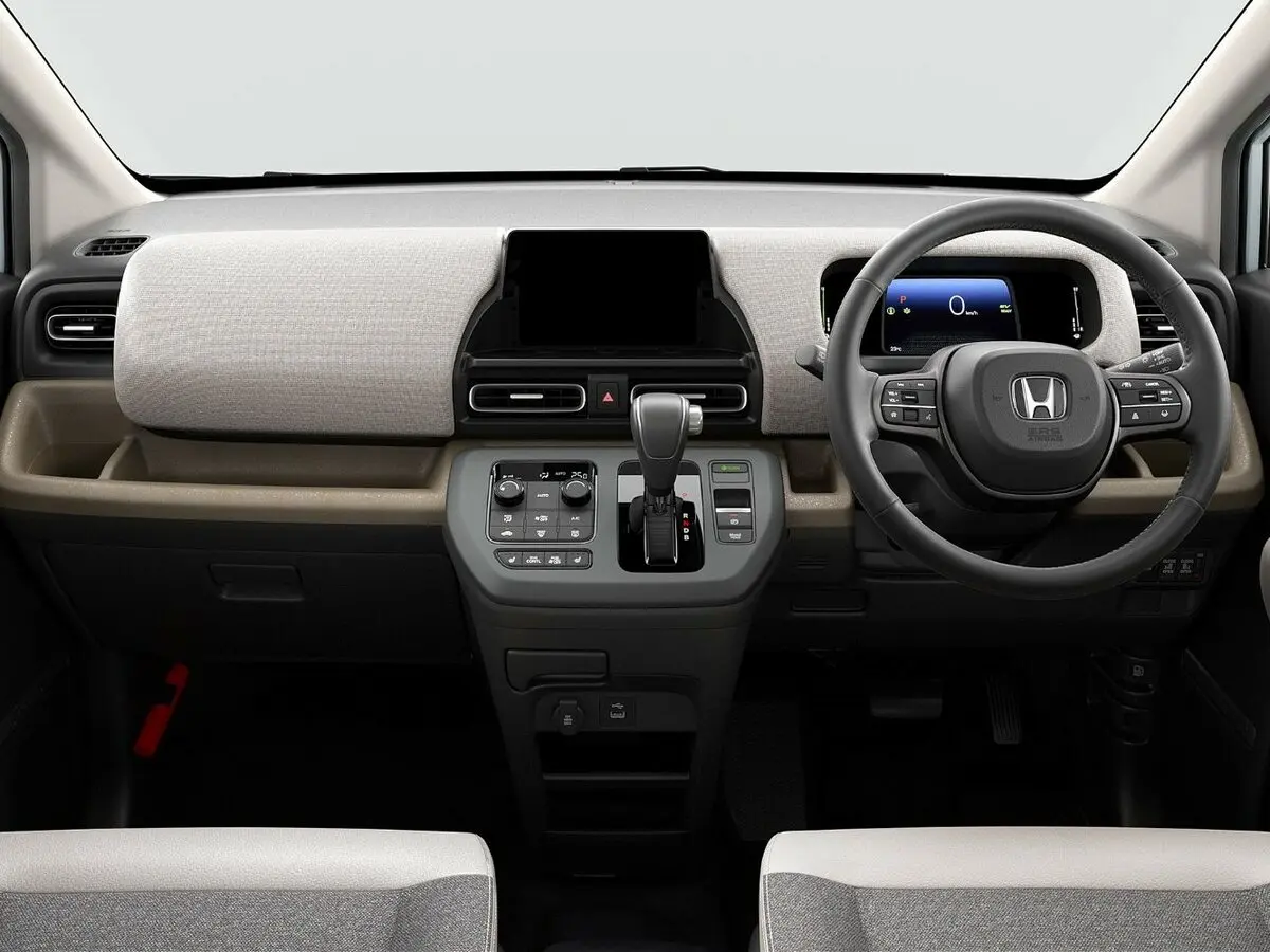 Honda Freed III Компактвэн Air — photo 4