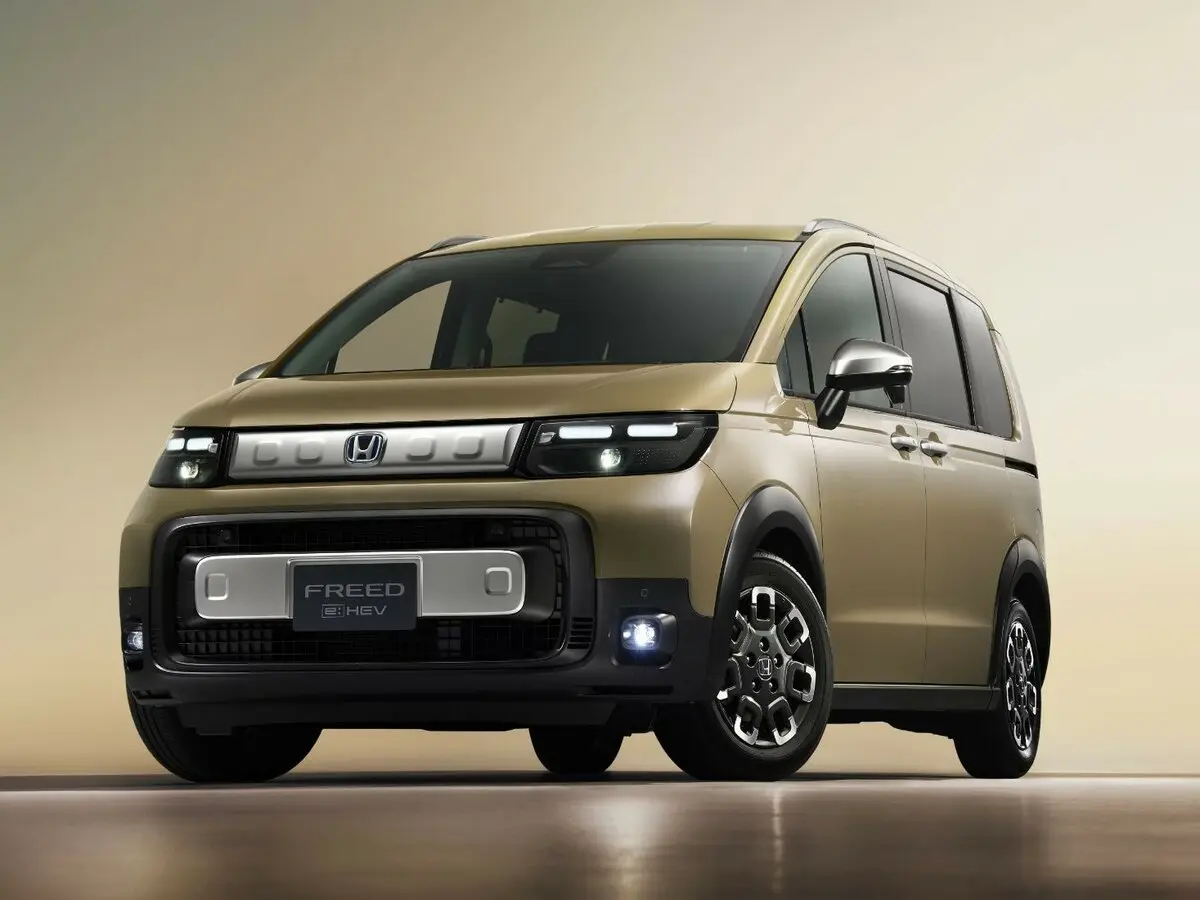 Honda Freed III Компактвэн Crosstar