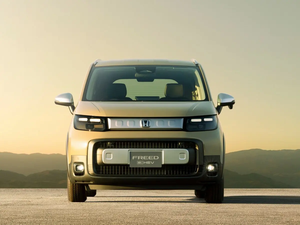 Honda Freed III Компактвэн Crosstar — сүрөт 2