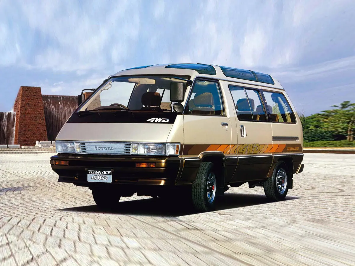 Toyota Town Ace II Рестайлинг Компактвэн — фото 2