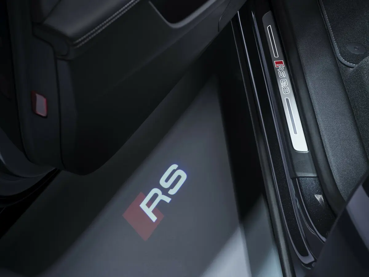 Audi RS Q8 I Рестайлинг Внедорожник 5 дв. — сүрөт 12