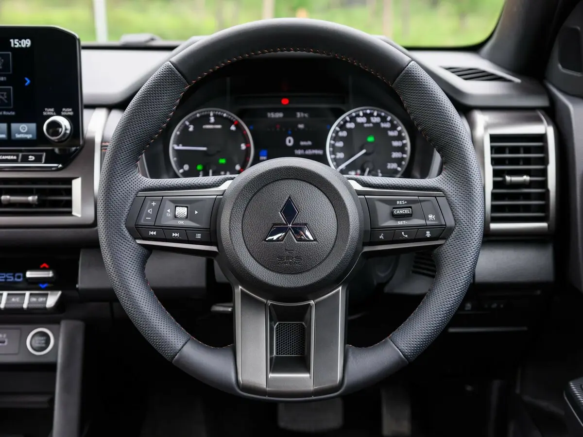 Mitsubishi Triton VI Пикап Полуторная кабина — сүрөт 5