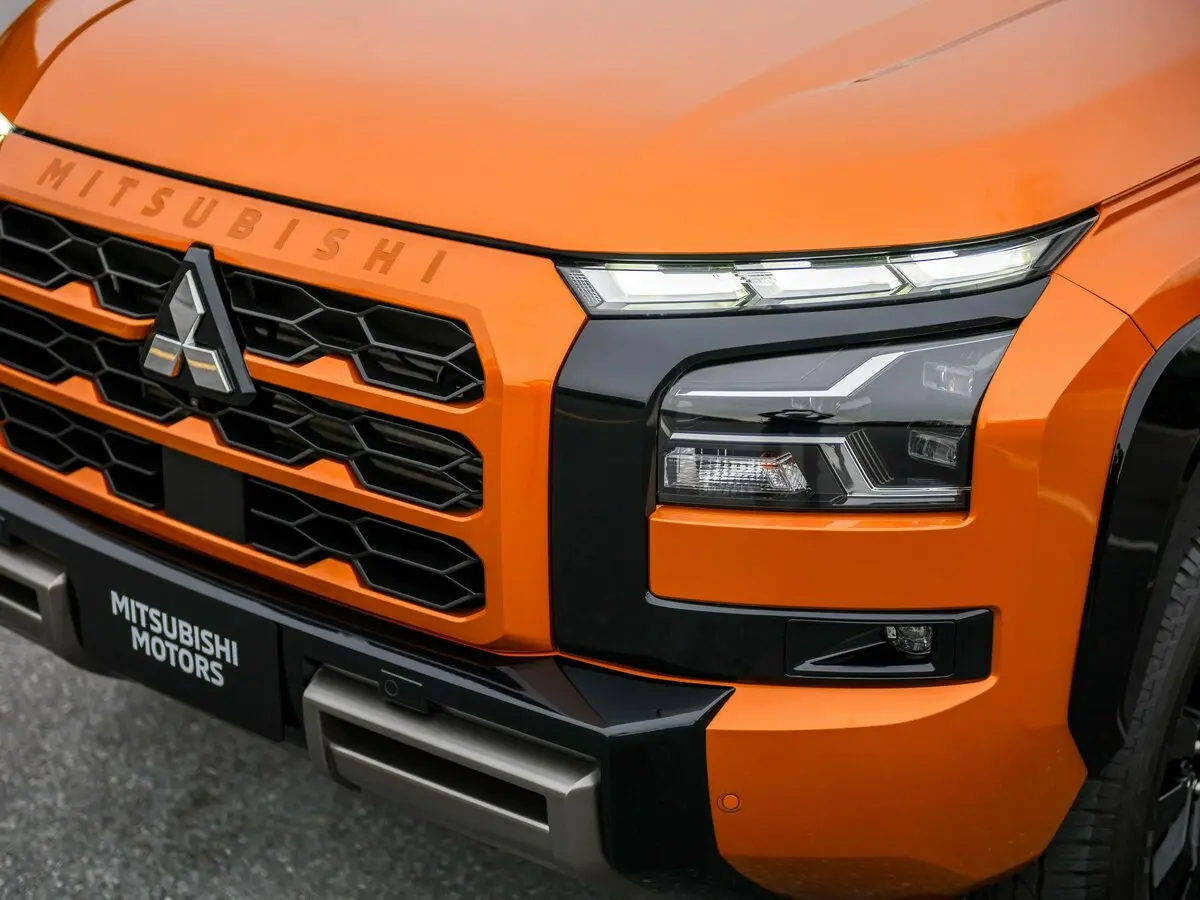 Mitsubishi Triton VI Пикап Полуторная кабина — сүрөт 7