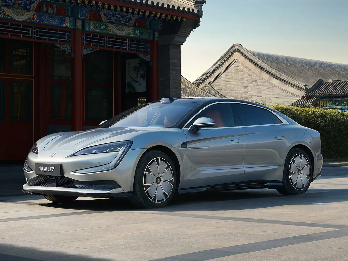 BYD Yangwang U7 2024 – н.в.