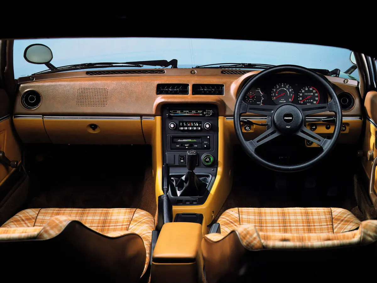 Mazda Savanna RX-7 I (SA) Купе — photo 5