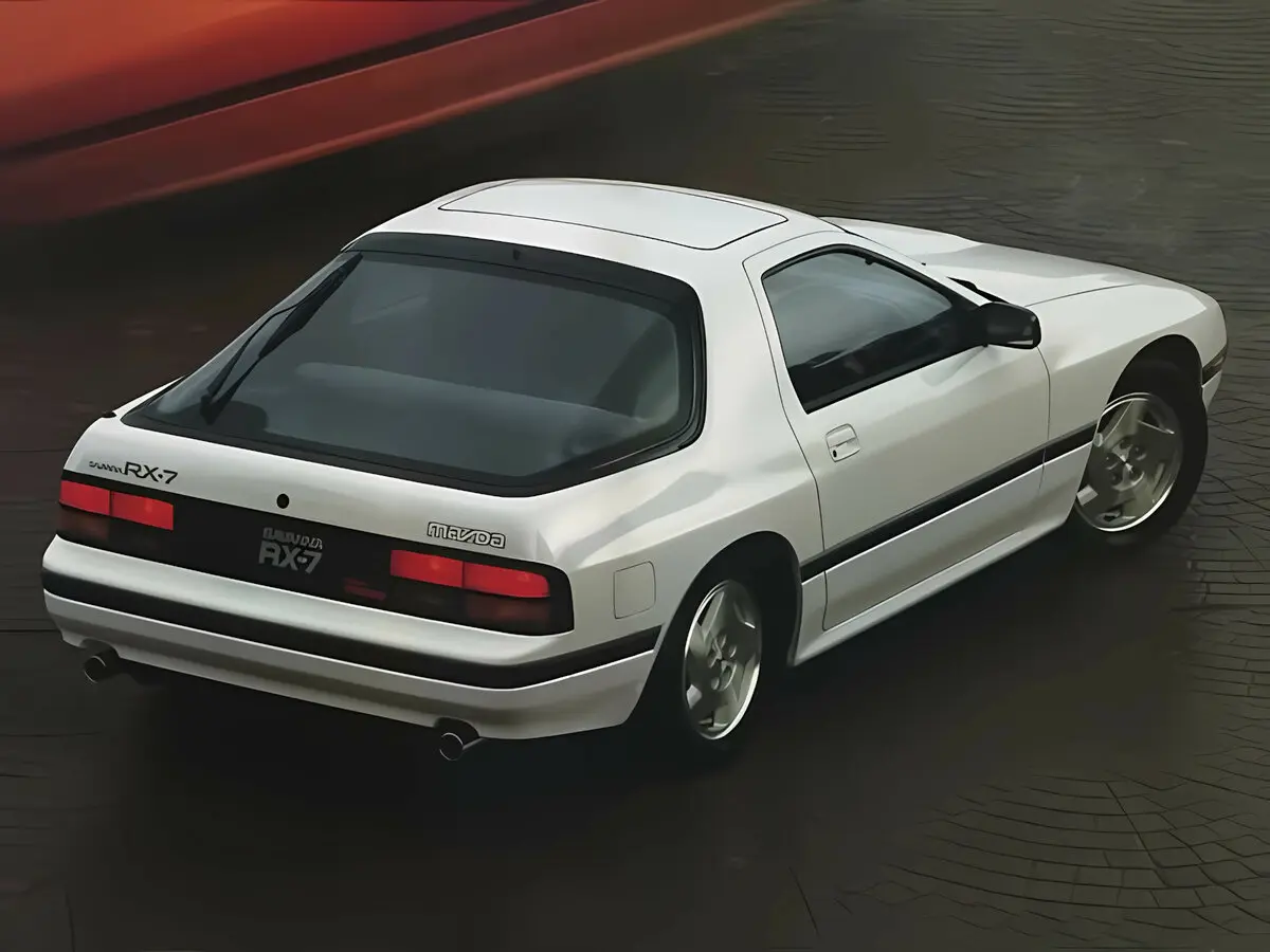 Mazda Savanna RX-7 II (FC) Купе — 照片 2