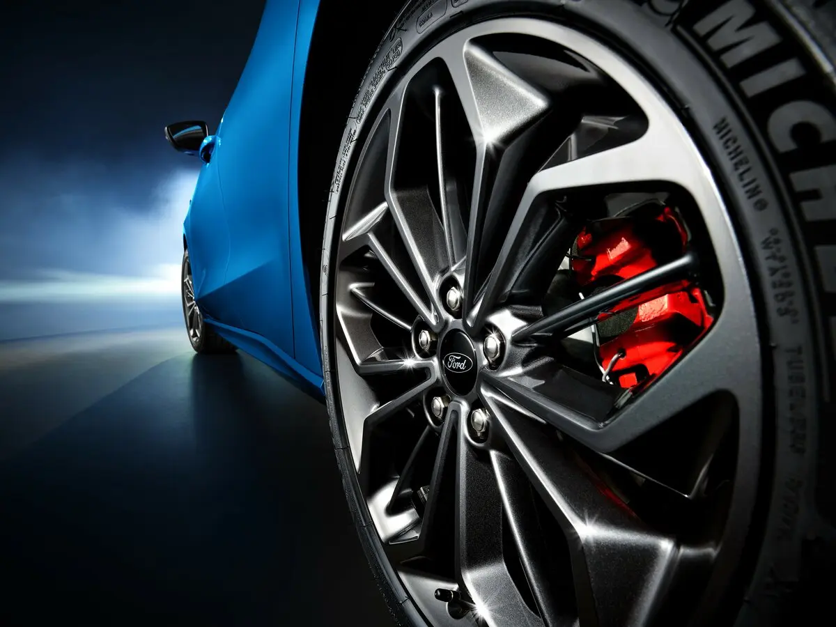 Ford Focus IV Рестайлинг Седан — фото 8