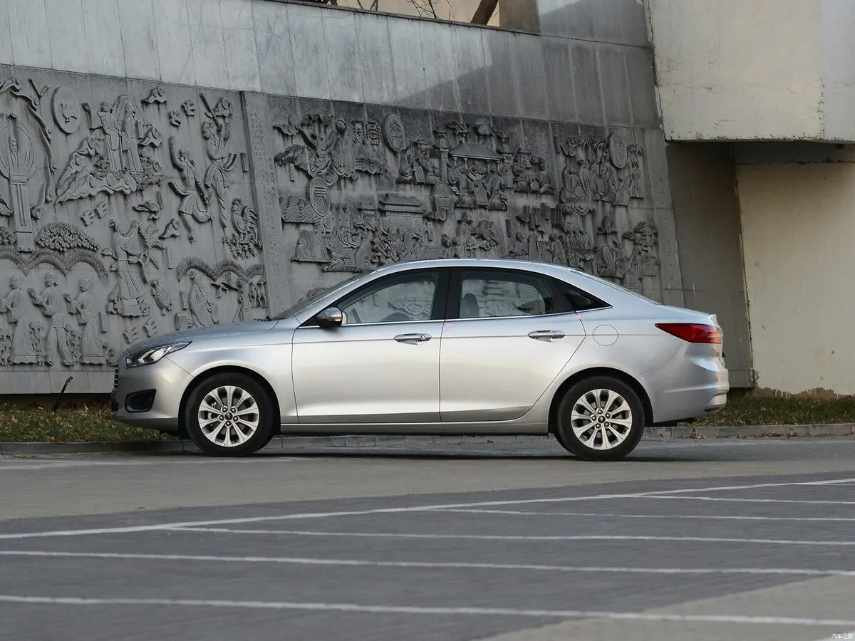 Ford Escort VI Седан — сүрөт 2