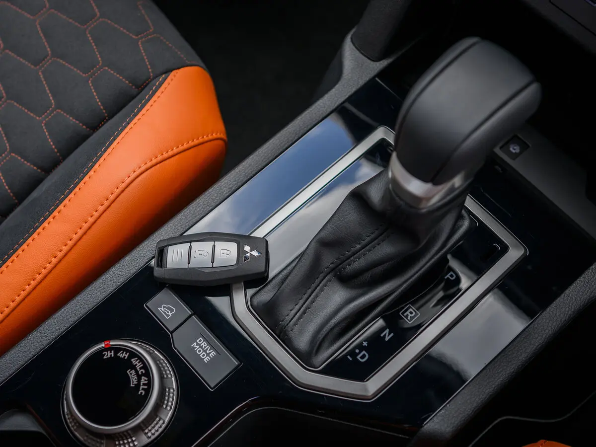 Mitsubishi Triton VI Пикап Двойная кабина Athlete — сүрөт 13