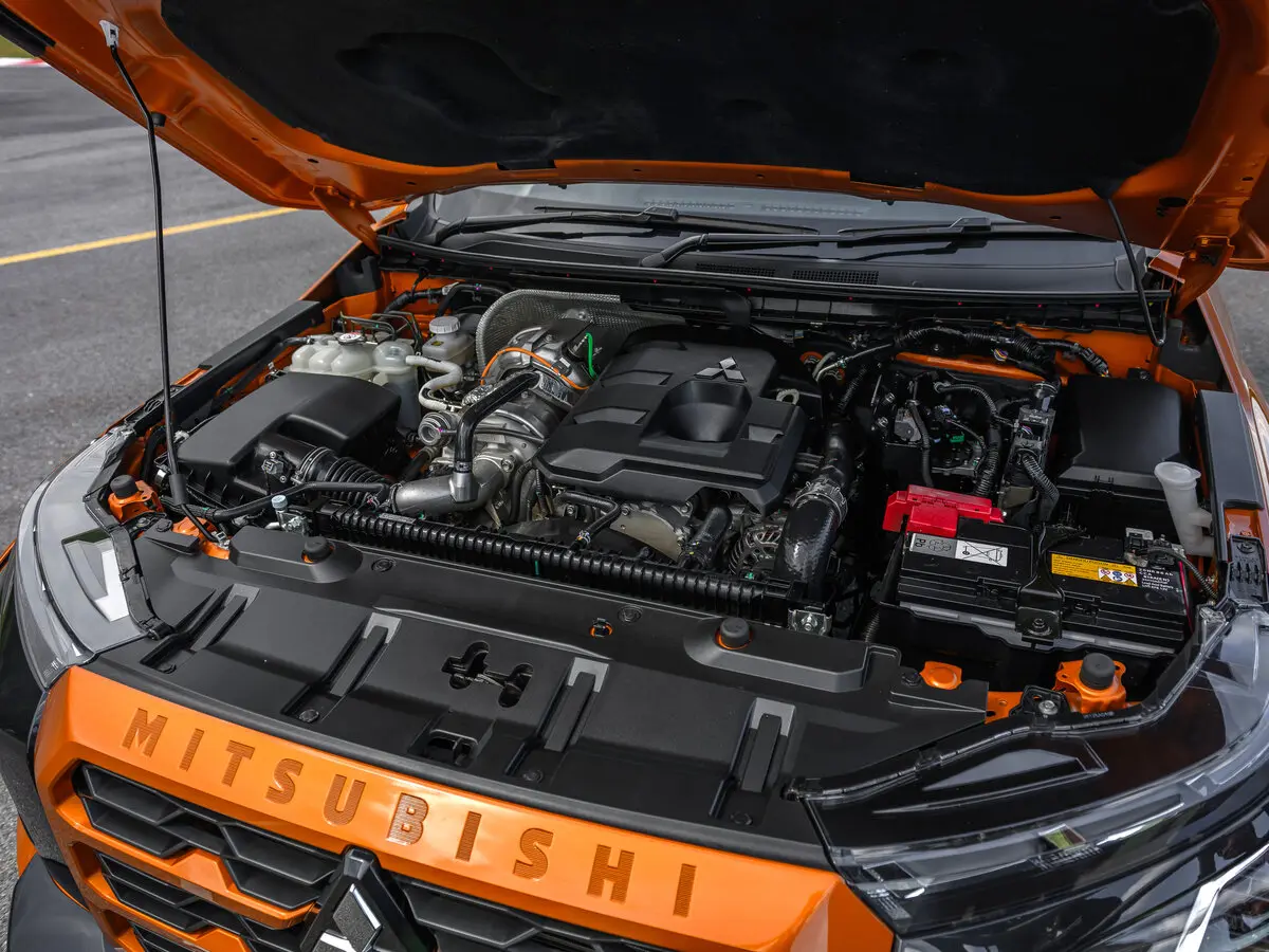Mitsubishi Triton VI Пикап Двойная кабина Athlete — сүрөт 19