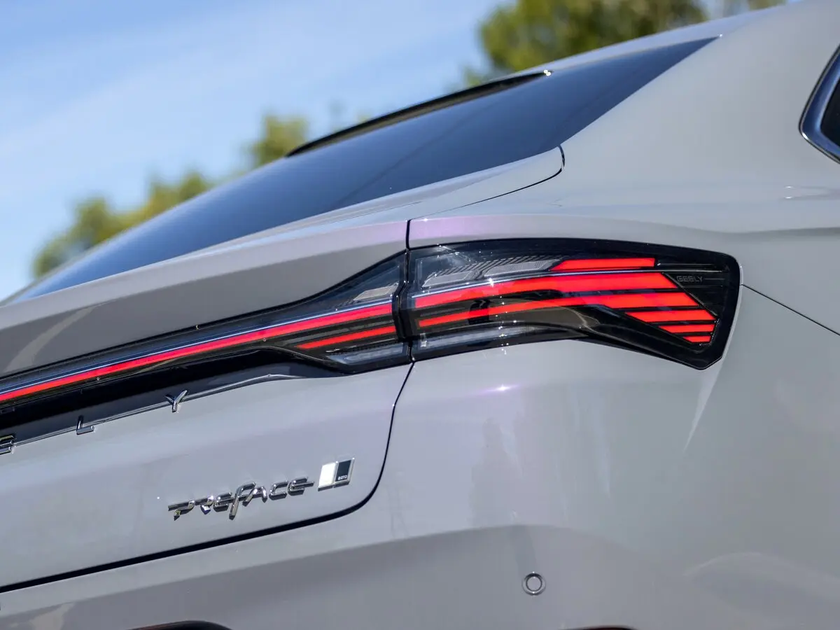 Geely Preface I Седан — photo 34