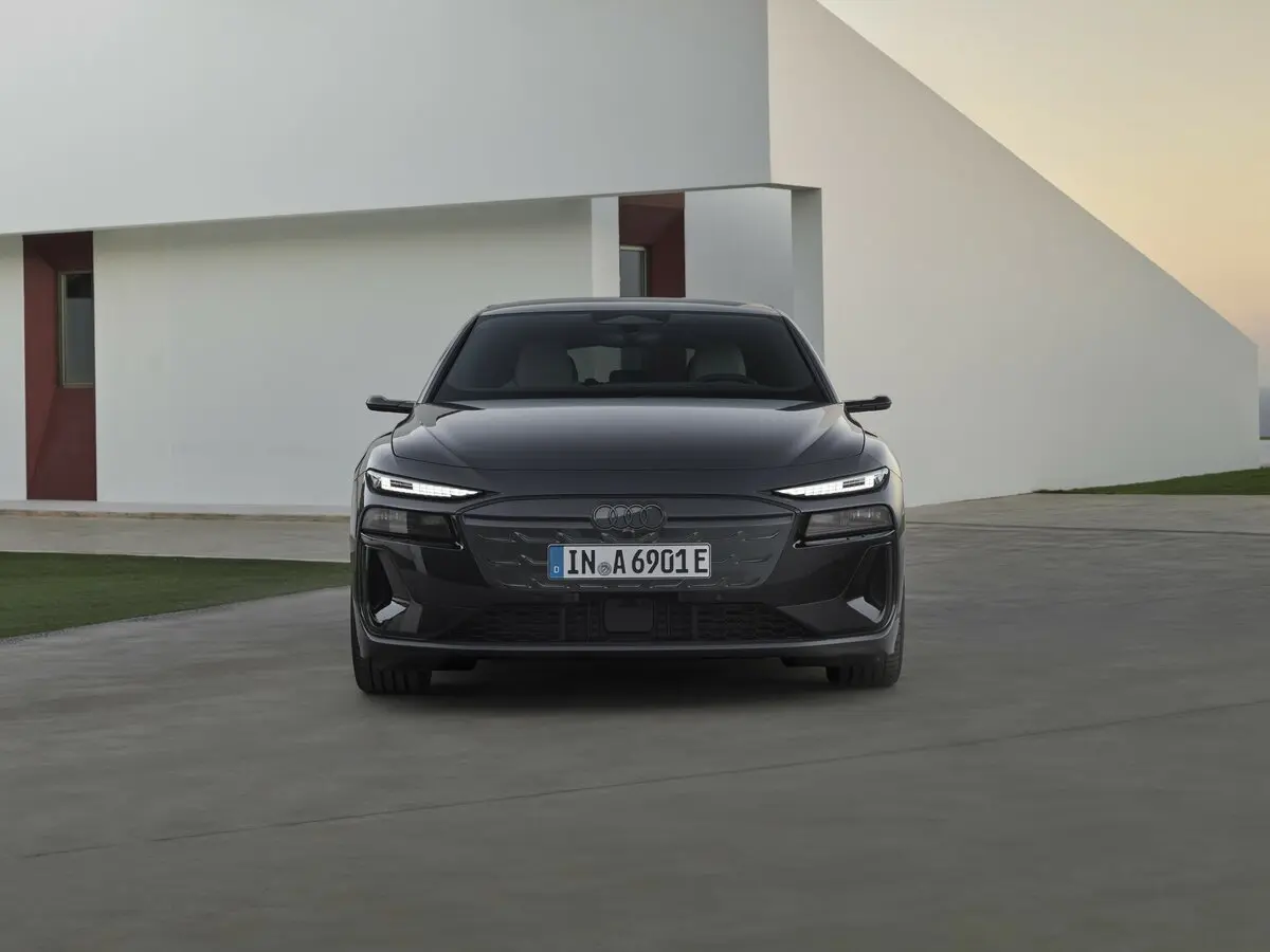 Audi A6 e-tron 2024 – н.в. Универсал 5 дв. — 照片 3